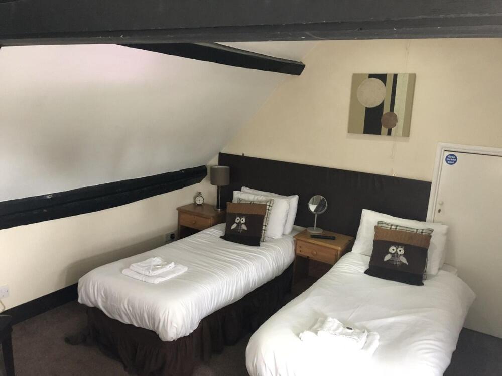 White Lion Hotel Pont Yates Buitenkant foto