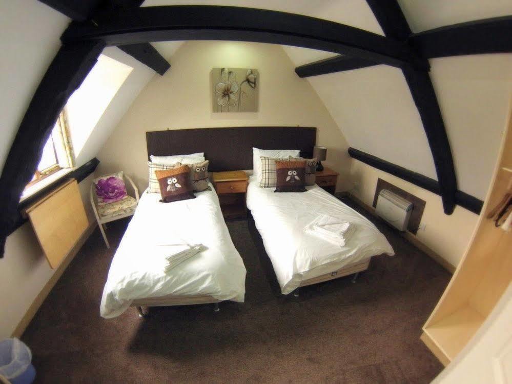 White Lion Hotel Pont Yates Buitenkant foto