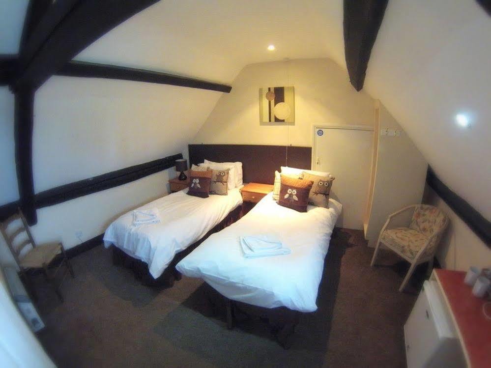 White Lion Hotel Pont Yates Buitenkant foto