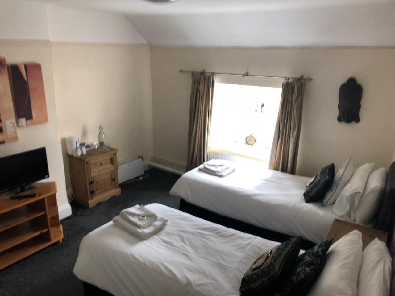 White Lion Hotel Pont Yates Buitenkant foto