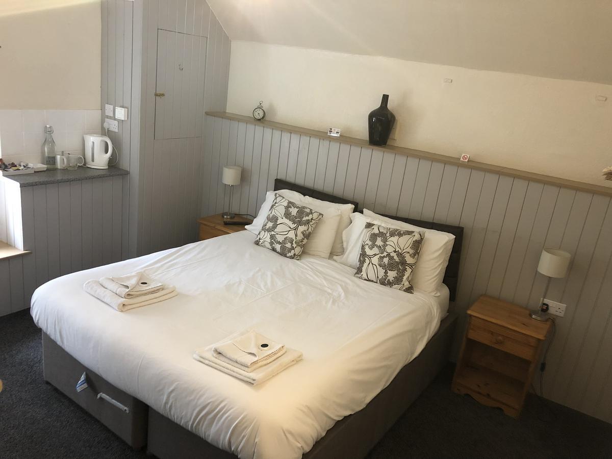 White Lion Hotel Pont Yates Buitenkant foto