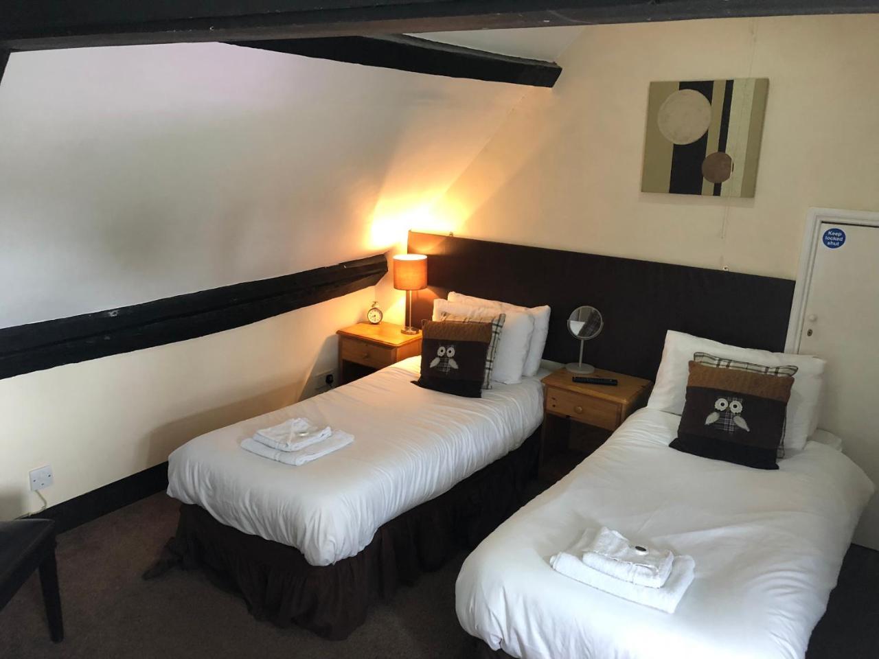 White Lion Hotel Pont Yates Buitenkant foto