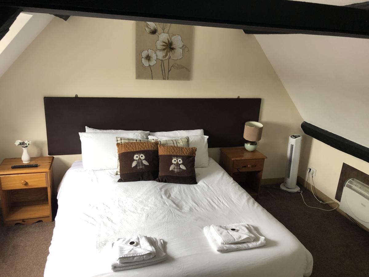 White Lion Hotel Pont Yates Buitenkant foto